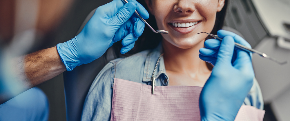 Całościowe leczenie dentystyczne – odkryj drogę do zdrowych i uroczego uśmiechów.